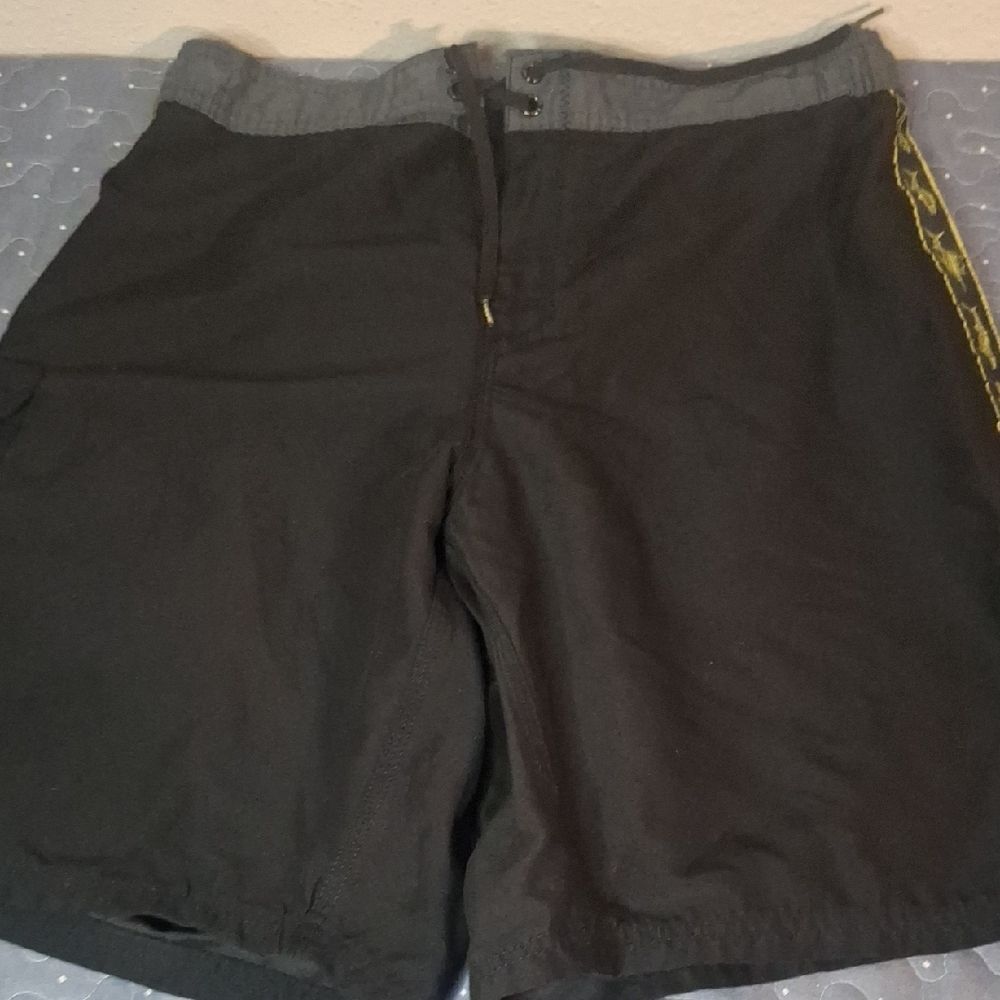 Salt Life Black Board Shorts size XL